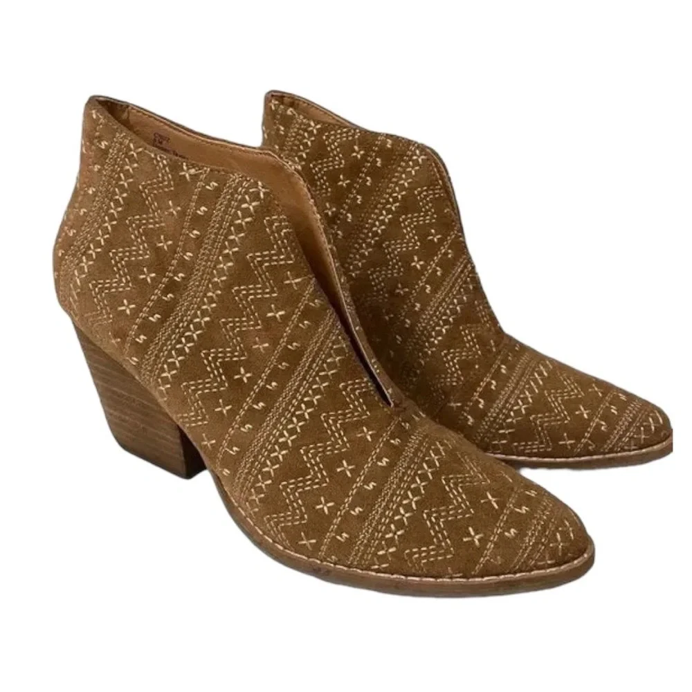 Anthropologie AMUSE SOCIETY x MATISSE Tan Faux Suede Stitched Cruz Ankle Boots - Picture 13 of 13
